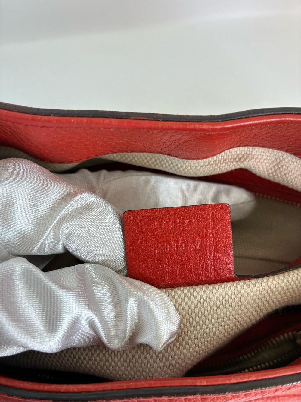 Gucci Orange-Red Pebbled Leather Shoulder Tote - Picture 12 of 13